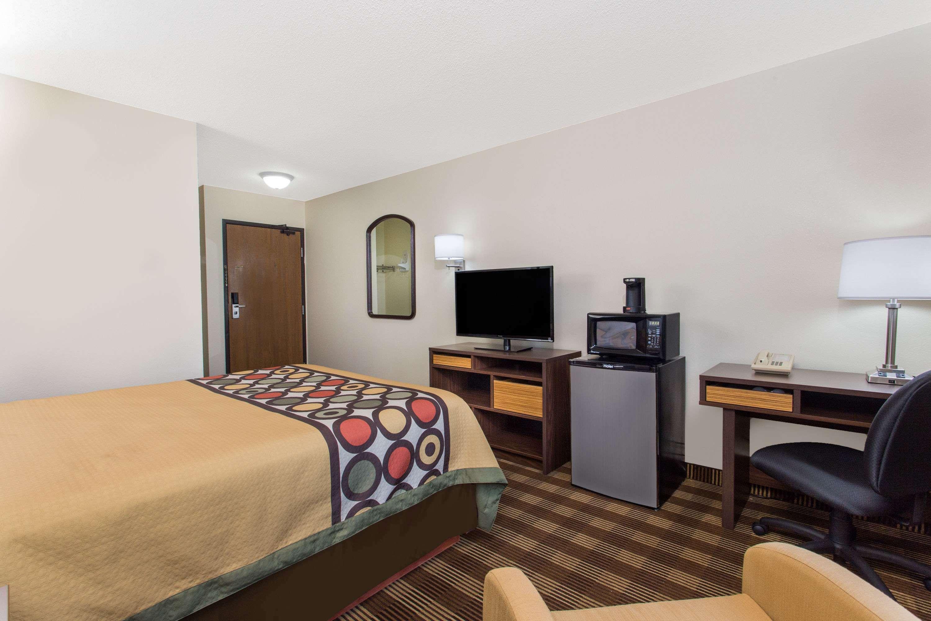 Мотель Super 8 By Wyndham Eau Claire I-94 Екстер'єр фото