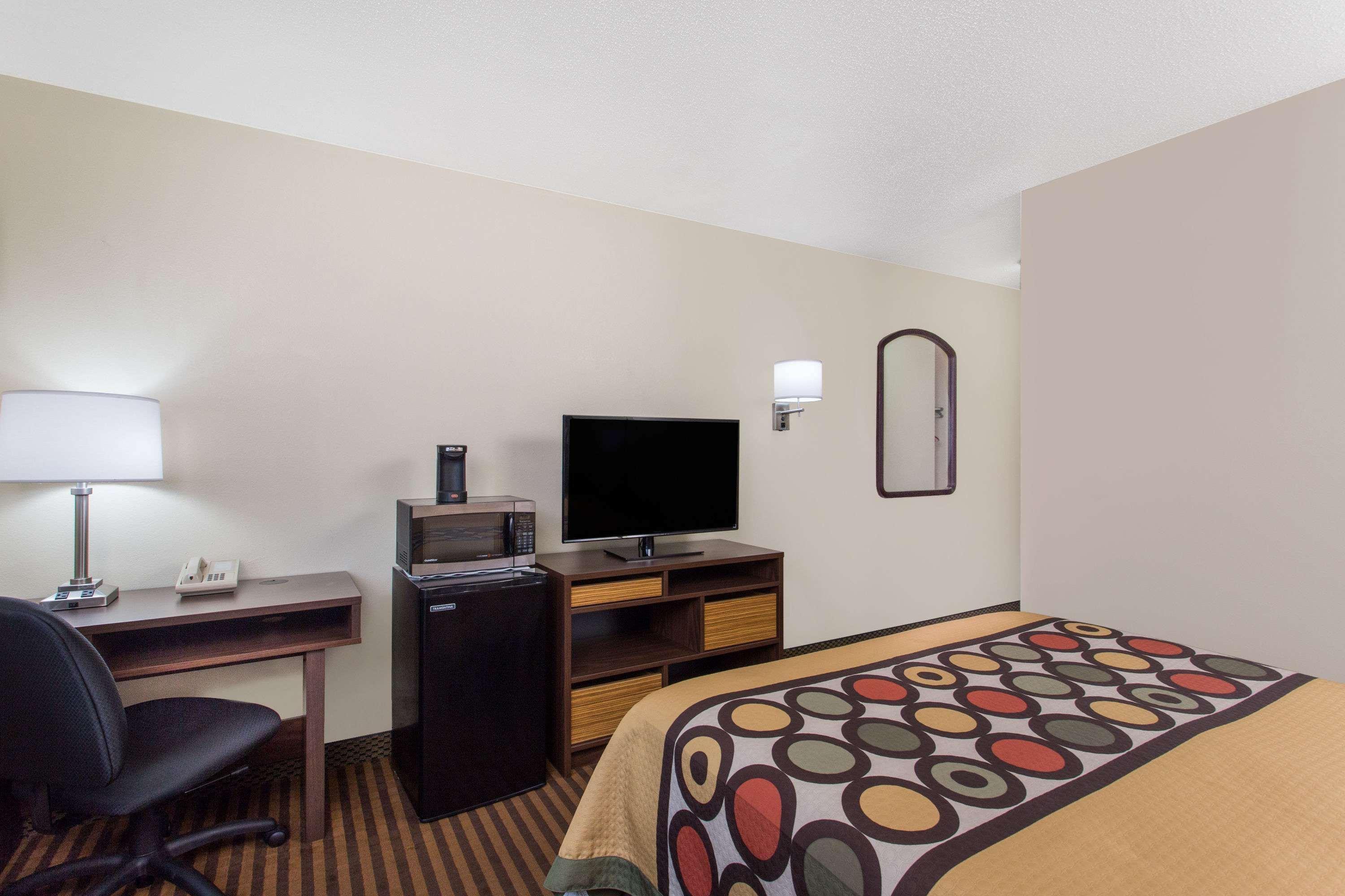 Мотель Super 8 By Wyndham Eau Claire I-94 Екстер'єр фото