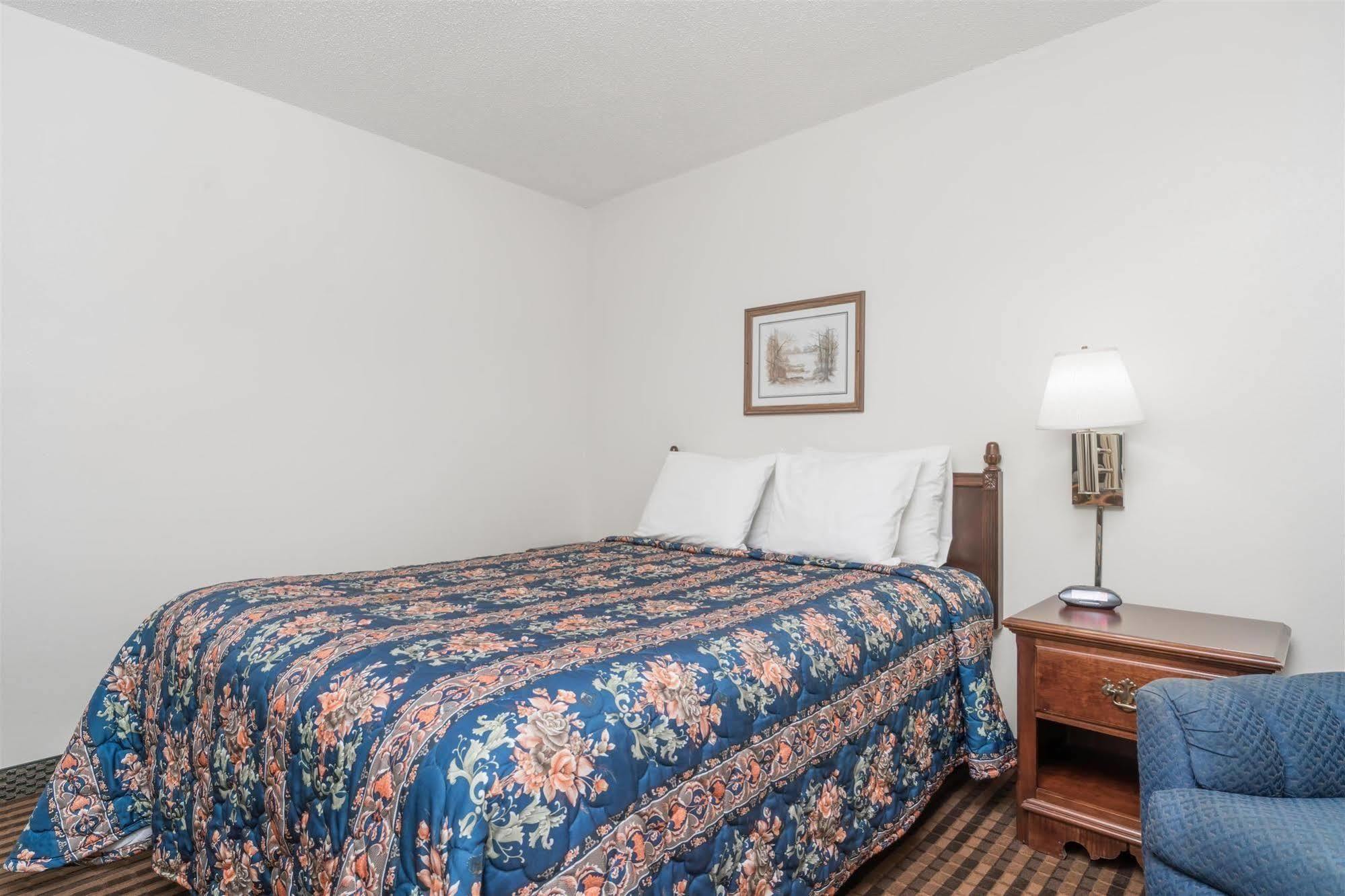 Мотель Super 8 By Wyndham Eau Claire I-94 Екстер'єр фото