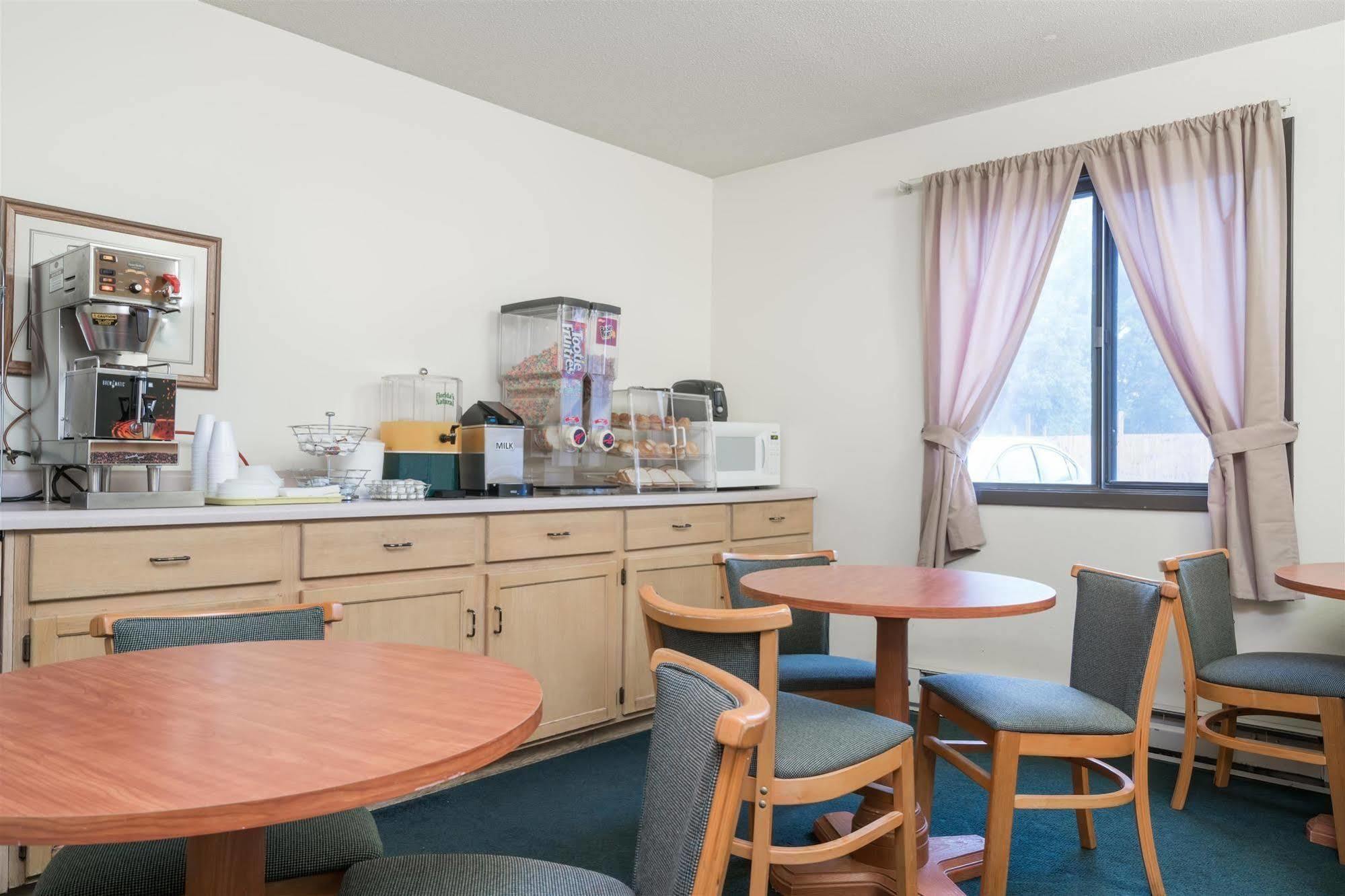 Мотель Super 8 By Wyndham Eau Claire I-94 Екстер'єр фото